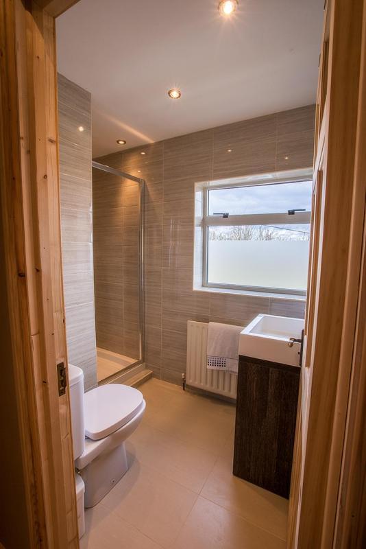 Spacious 4 Bedroom Home - 5 Min Walk To Town 에니스킬런 외부 사진